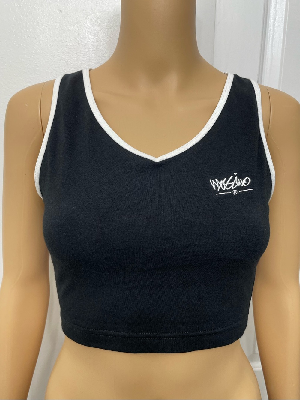 Mossino Black and White Logo V-Neck Crop Tank Top size S